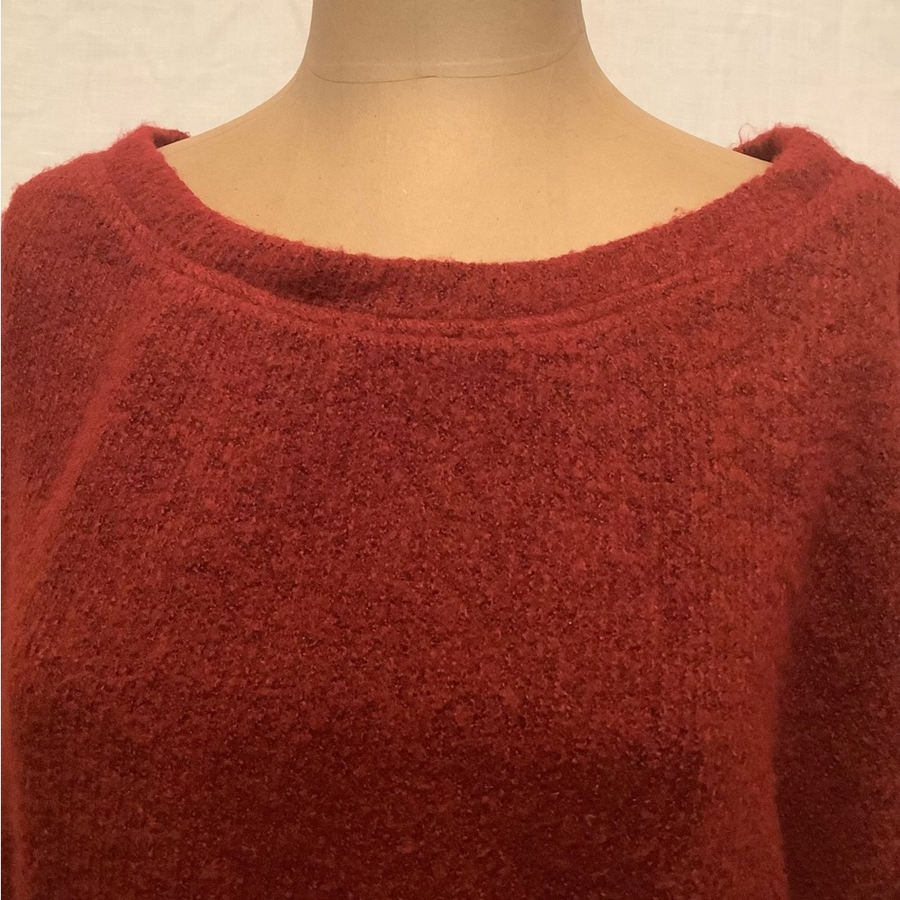 Essue Lightweight Rich Burgundy Cozy Cropped Crew Neck Sweater - Picture 4 of 5